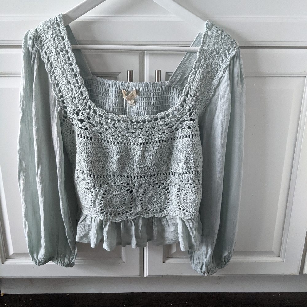 Brand New w tags bohemian crochet chic top by Sim and Sam large soft lig…